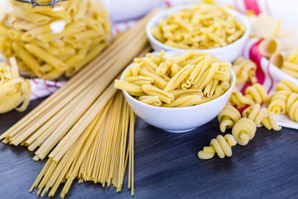 Different types of dry pasta.